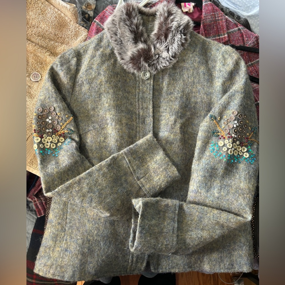 Green jacket - Picture 15 of 16